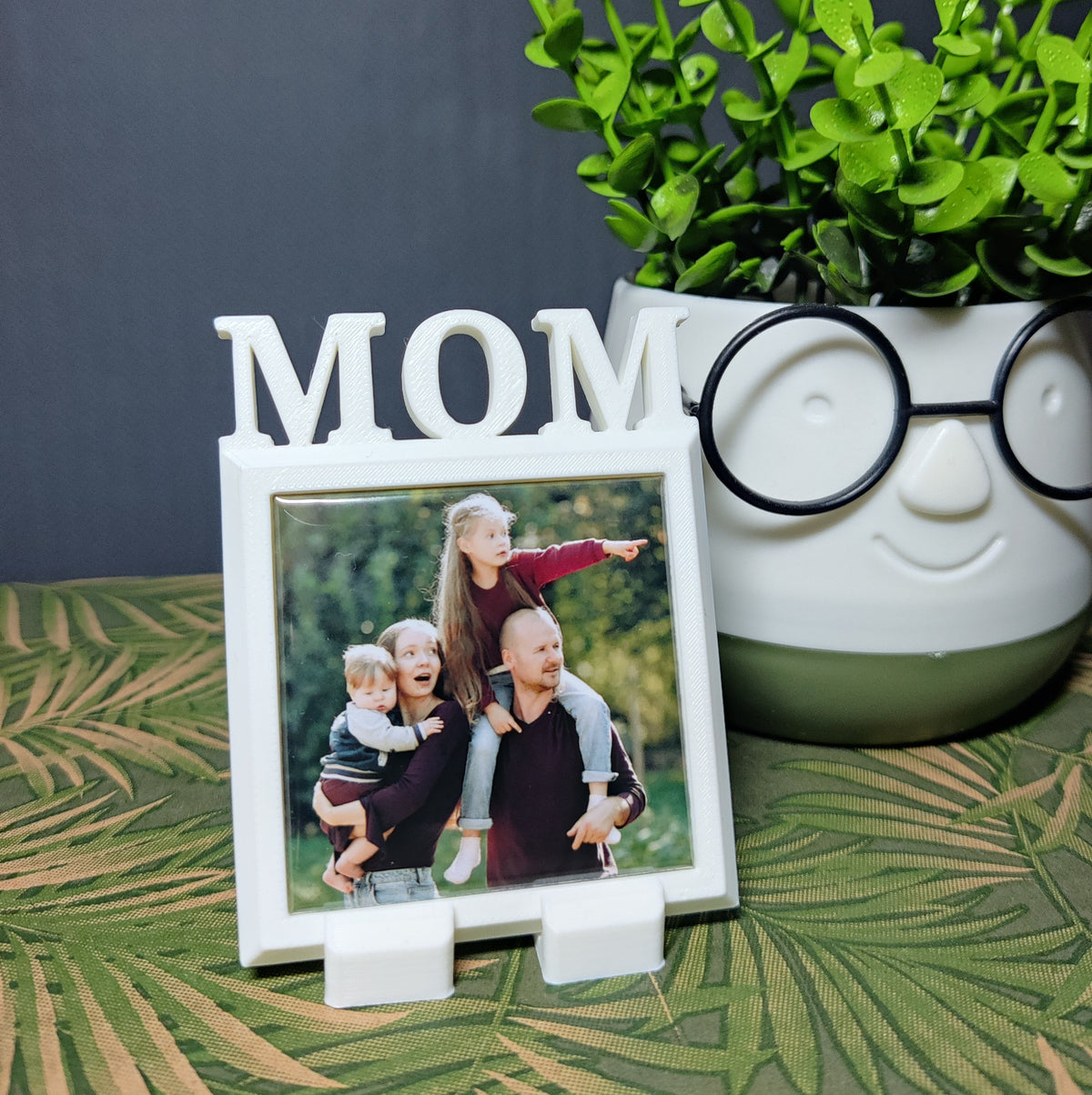 Mini ramă MOM cu magnet personalizat • Pentru mama