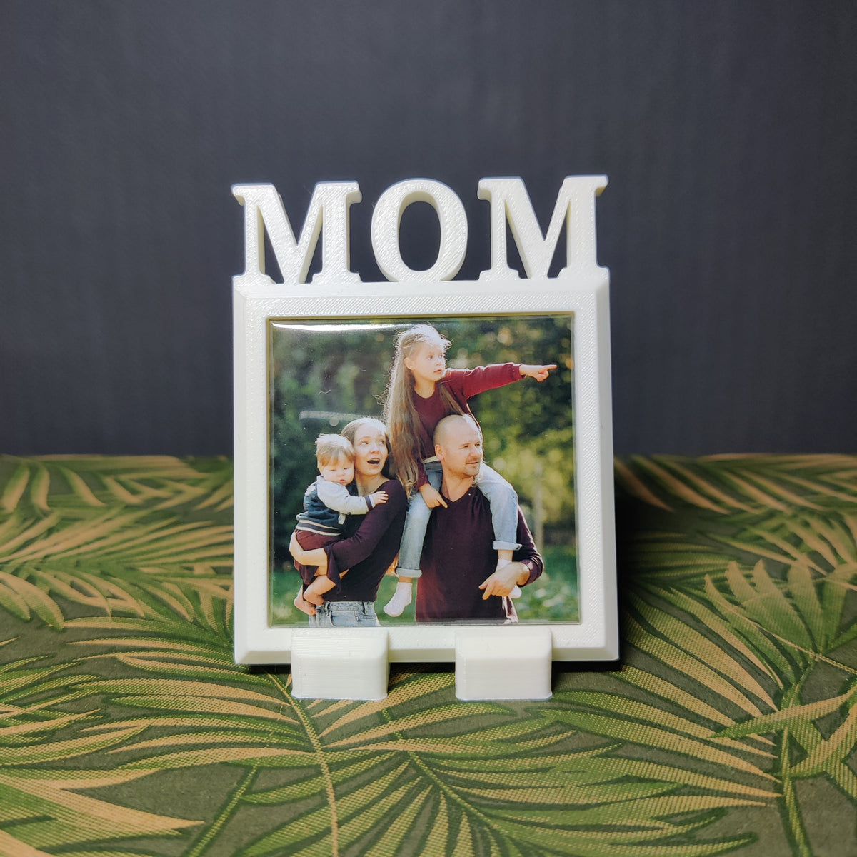 Mini ramă MOM cu magnet personalizat • Pentru mama